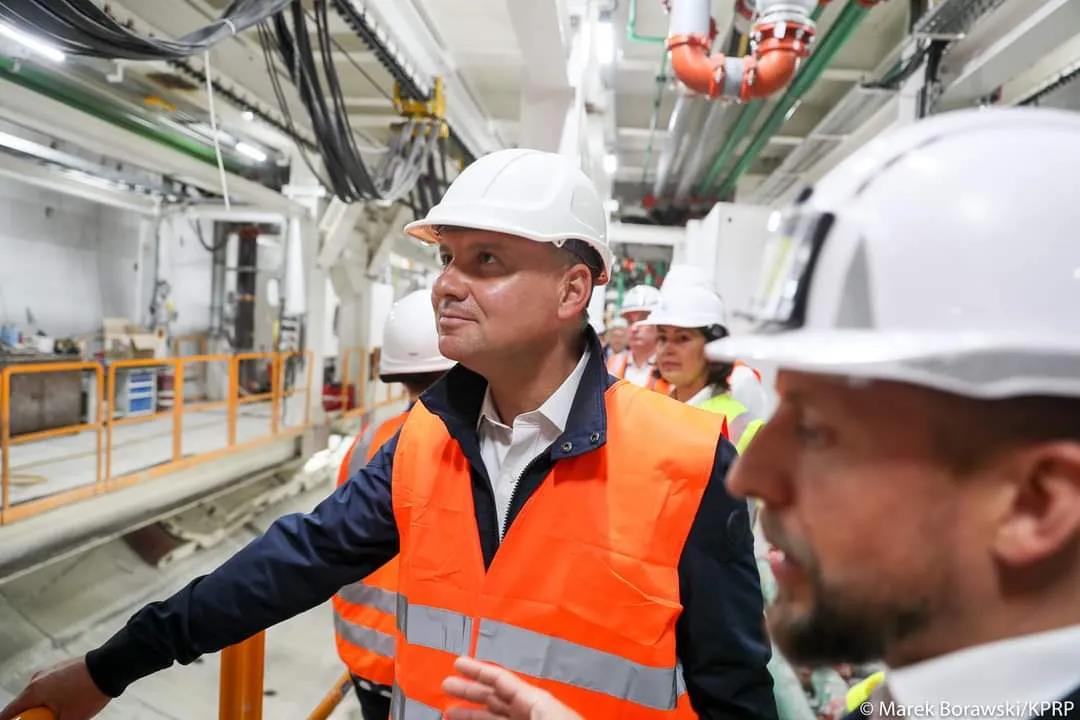 Polish President Boarding China Railway-made Shield Machine: 