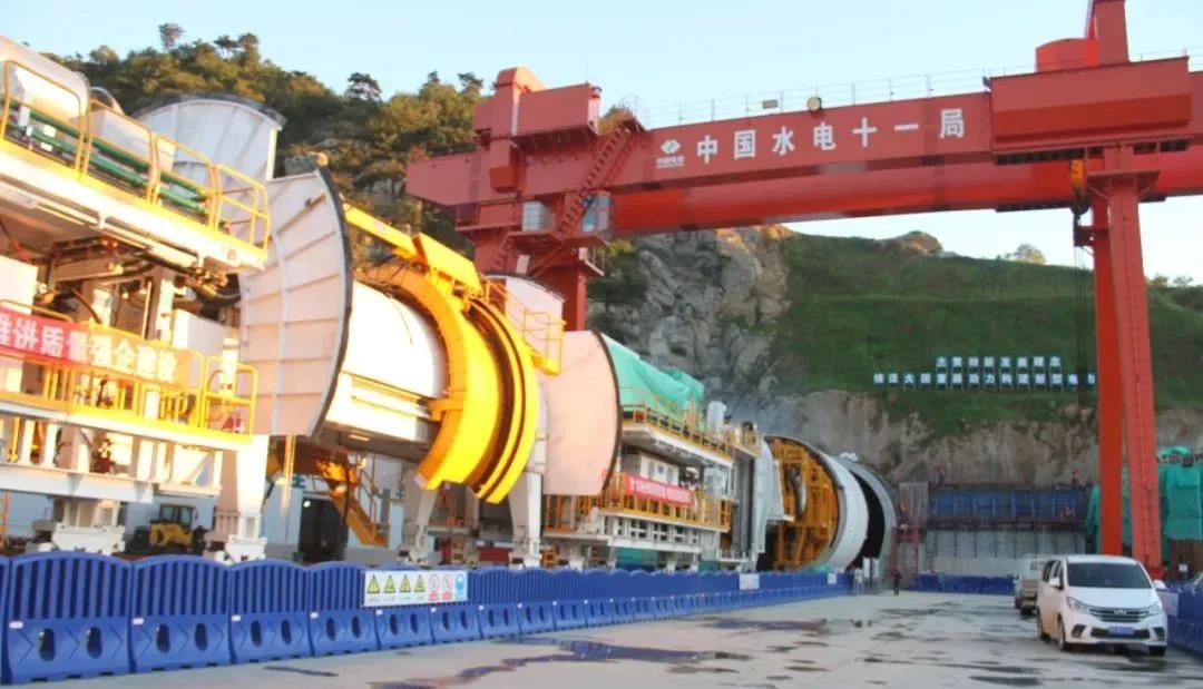 Large-diameter and Ultra-small-turn TBM 