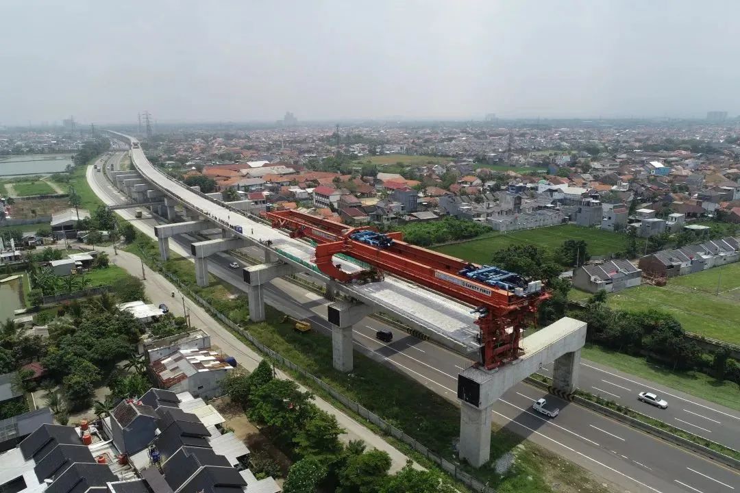 Erection of the Longest Highway Box Girder of Jakarta-Bandung H-Speed Railway in Indonesia Completed