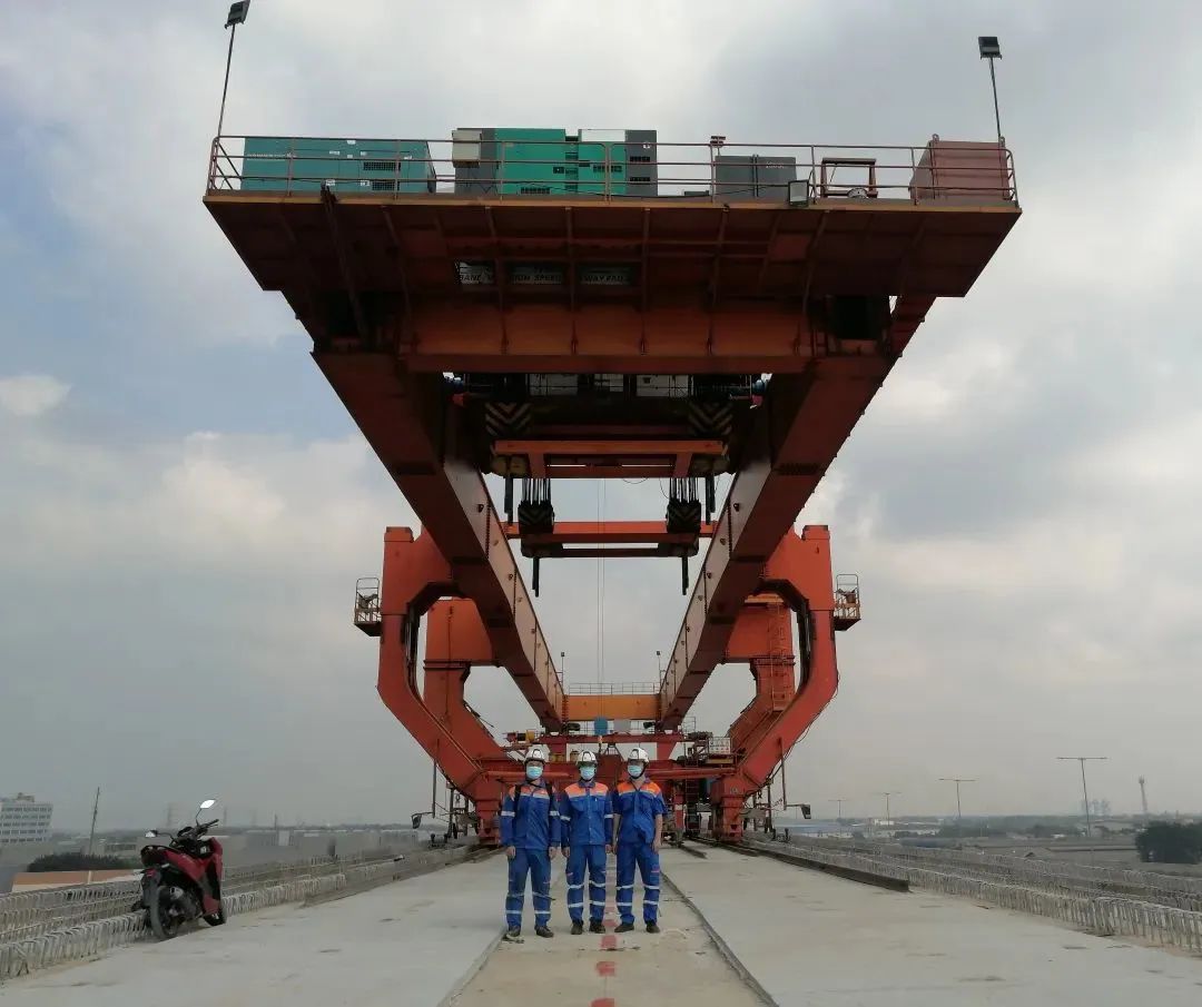 Erection of the Longest Highway Box Girder of Jakarta-Bandung H-Speed Railway in Indonesia Completed