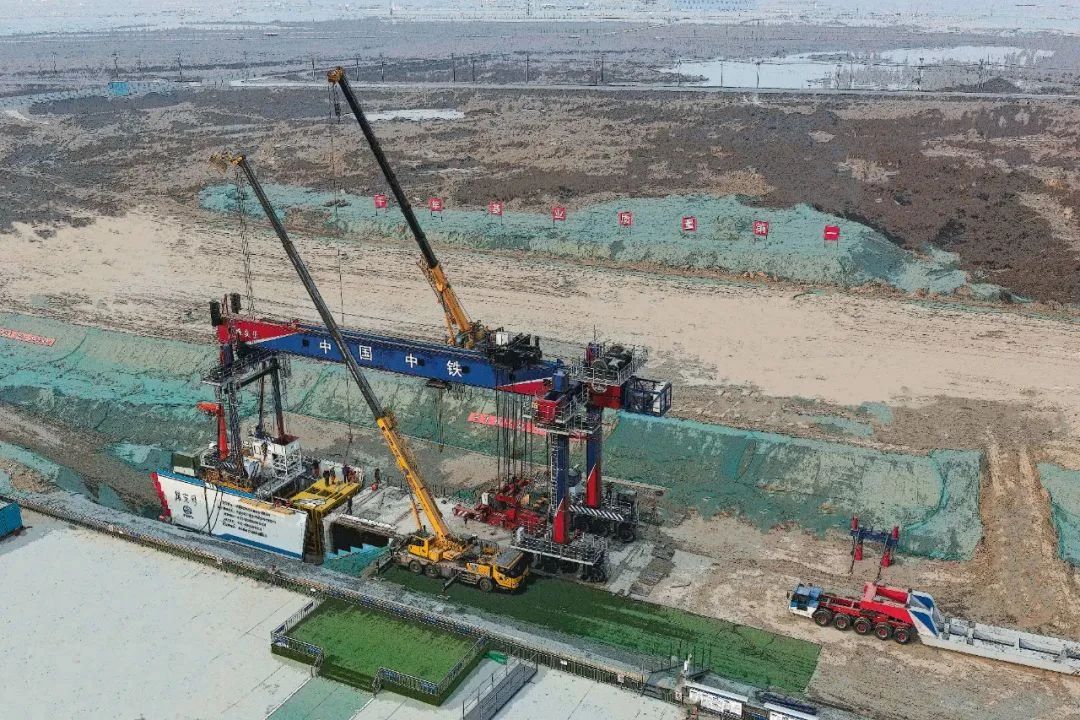 CRHIC Has Witnessed Significant Progress in Pipe Erecting Machine and Bridge Crane Development