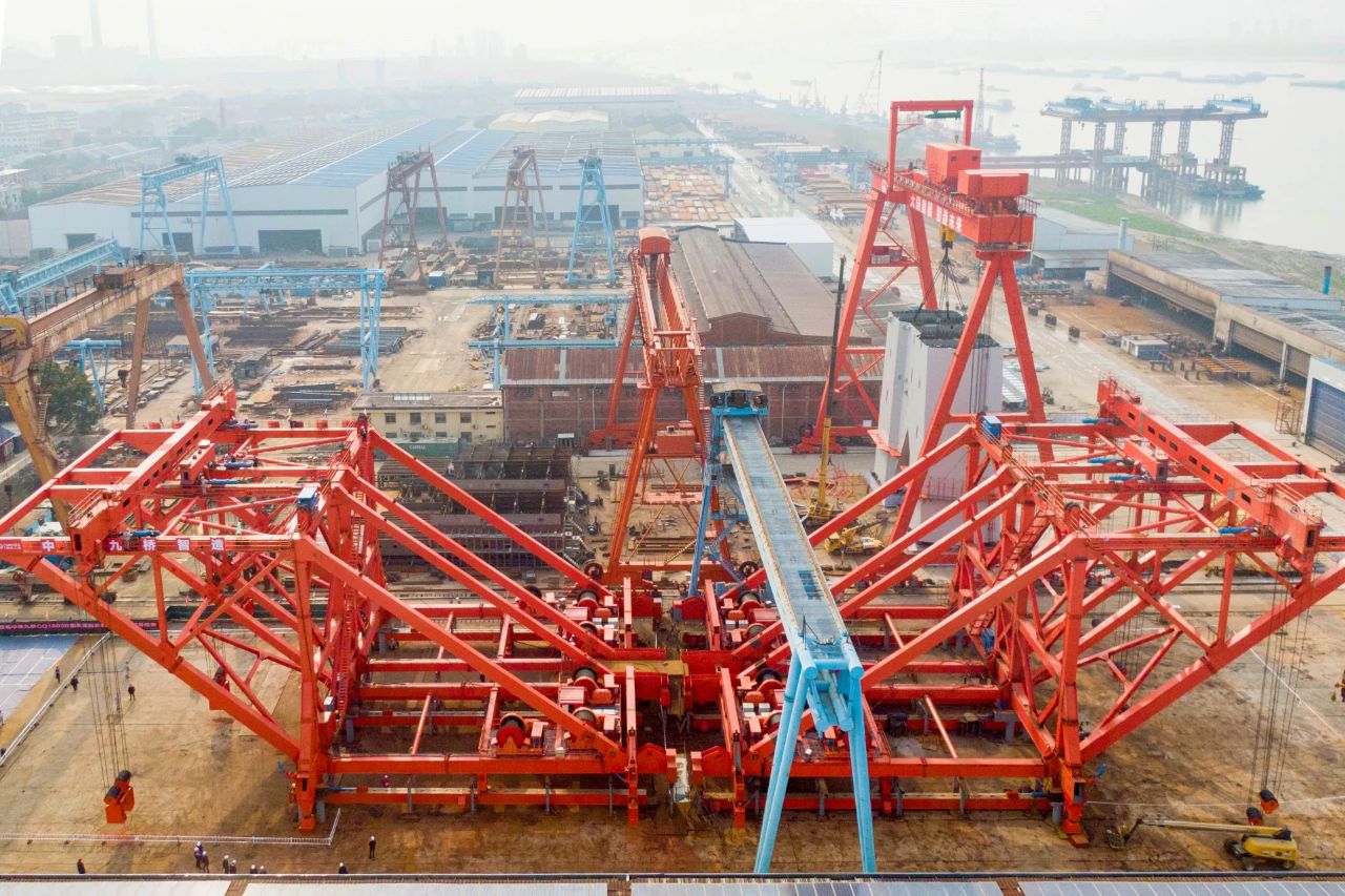 CRHIC Has Witnessed Significant Progress in Pipe Erecting Machine and Bridge Crane Development