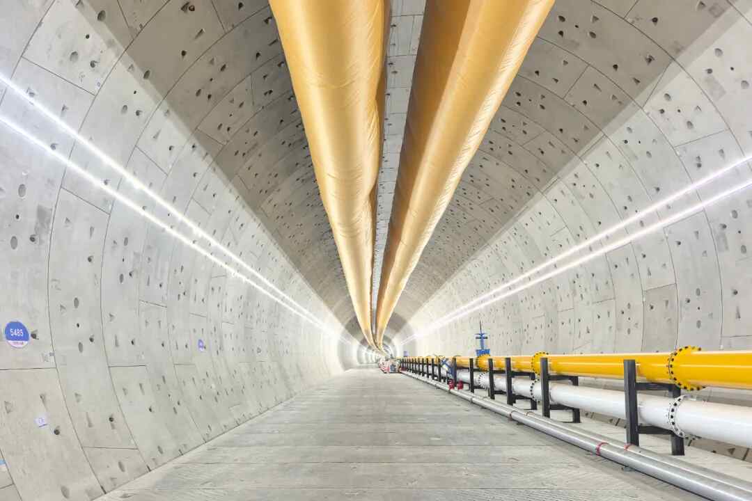 World's largest-diameter high-speed rail shield machine "Navigator" successfully breaks out of tunnel